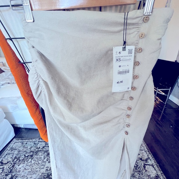 Zara Draped Side Mini Skirt - Picture 2 of 3